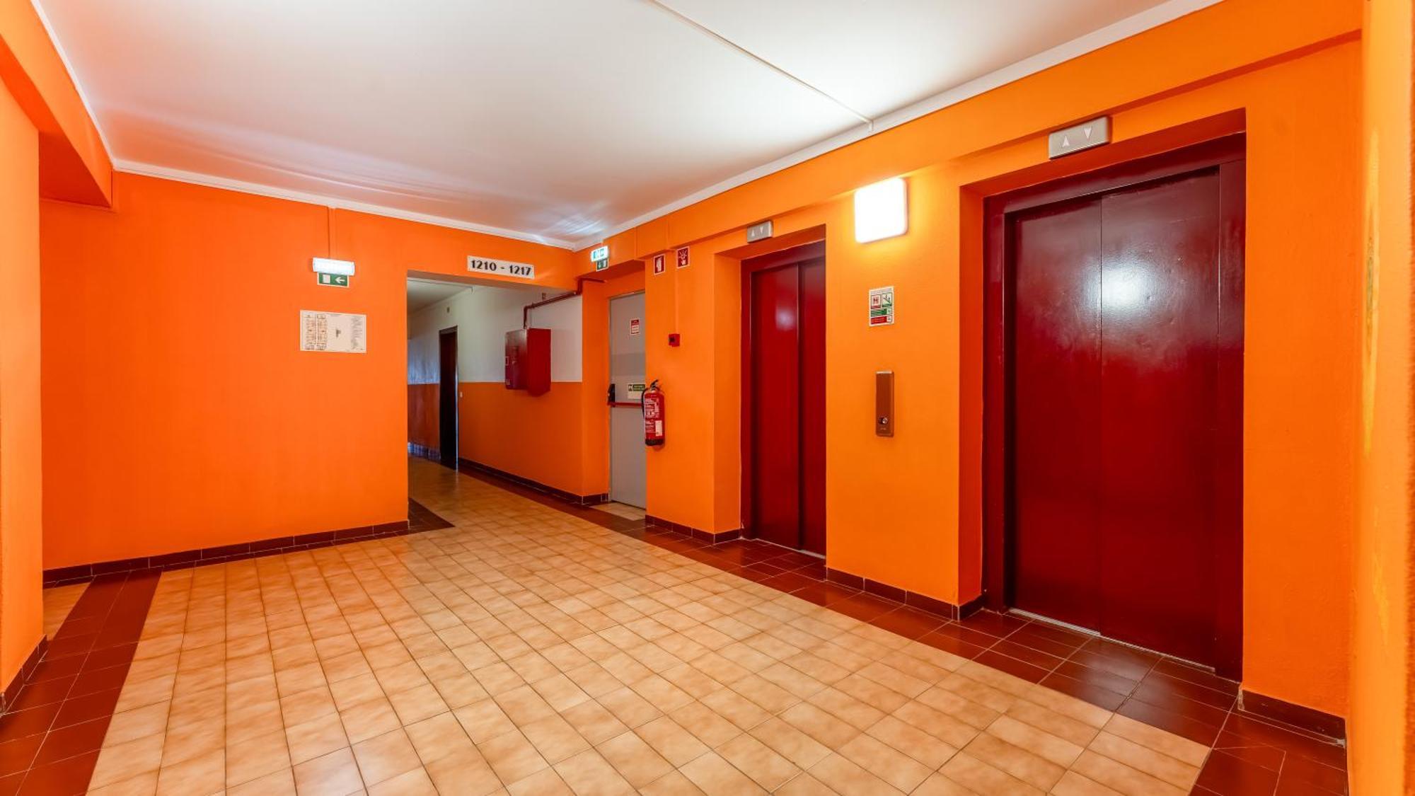 Red Velvet 1 Bdr Flat With Balcony By Lovelystay Portimao Bagian luar foto