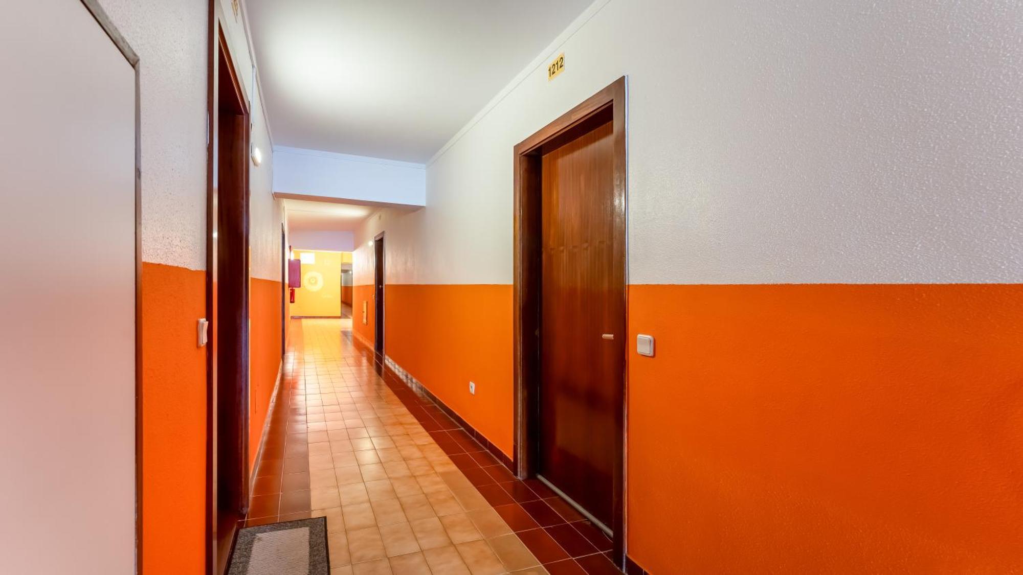 Red Velvet 1 Bdr Flat With Balcony By Lovelystay Portimao Bagian luar foto